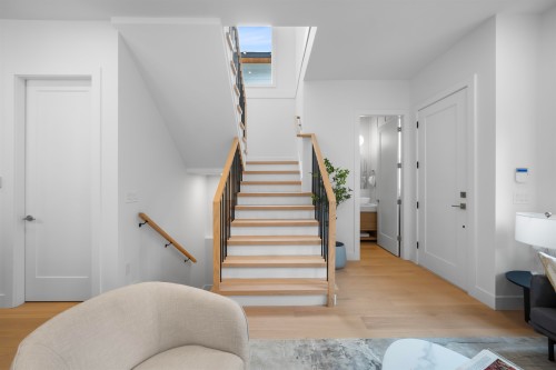 2008 Westview Drive, North Vancouver, BC 