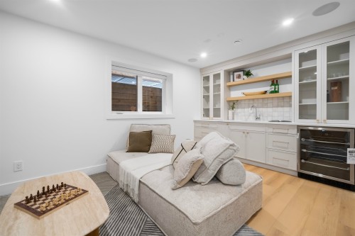 2008 Westview Drive, North Vancouver, BC 