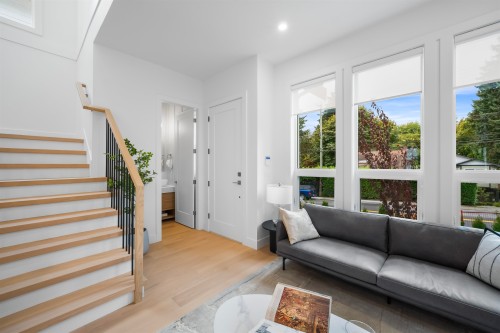 2008 Westview Drive, North Vancouver, BC 
