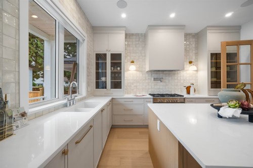 2008 Westview Drive, North Vancouver, BC 