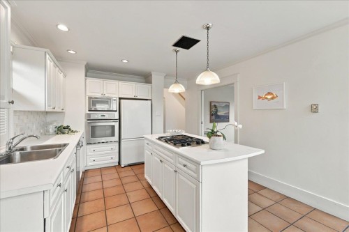 706 24Th Avenue W, Vancouver, BC 