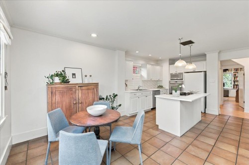 706 24Th Avenue W, Vancouver, BC 