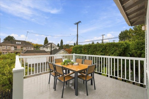 706 24Th Avenue W, Vancouver, BC 