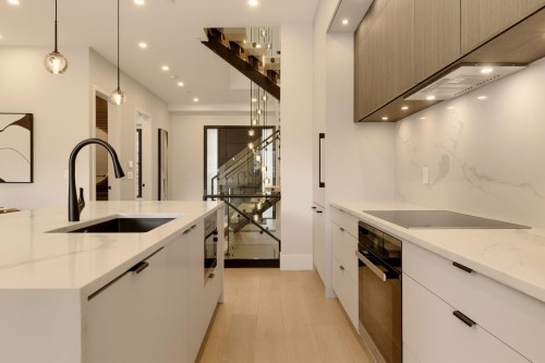 2118 21St Avenue W, Vancouver, BC 