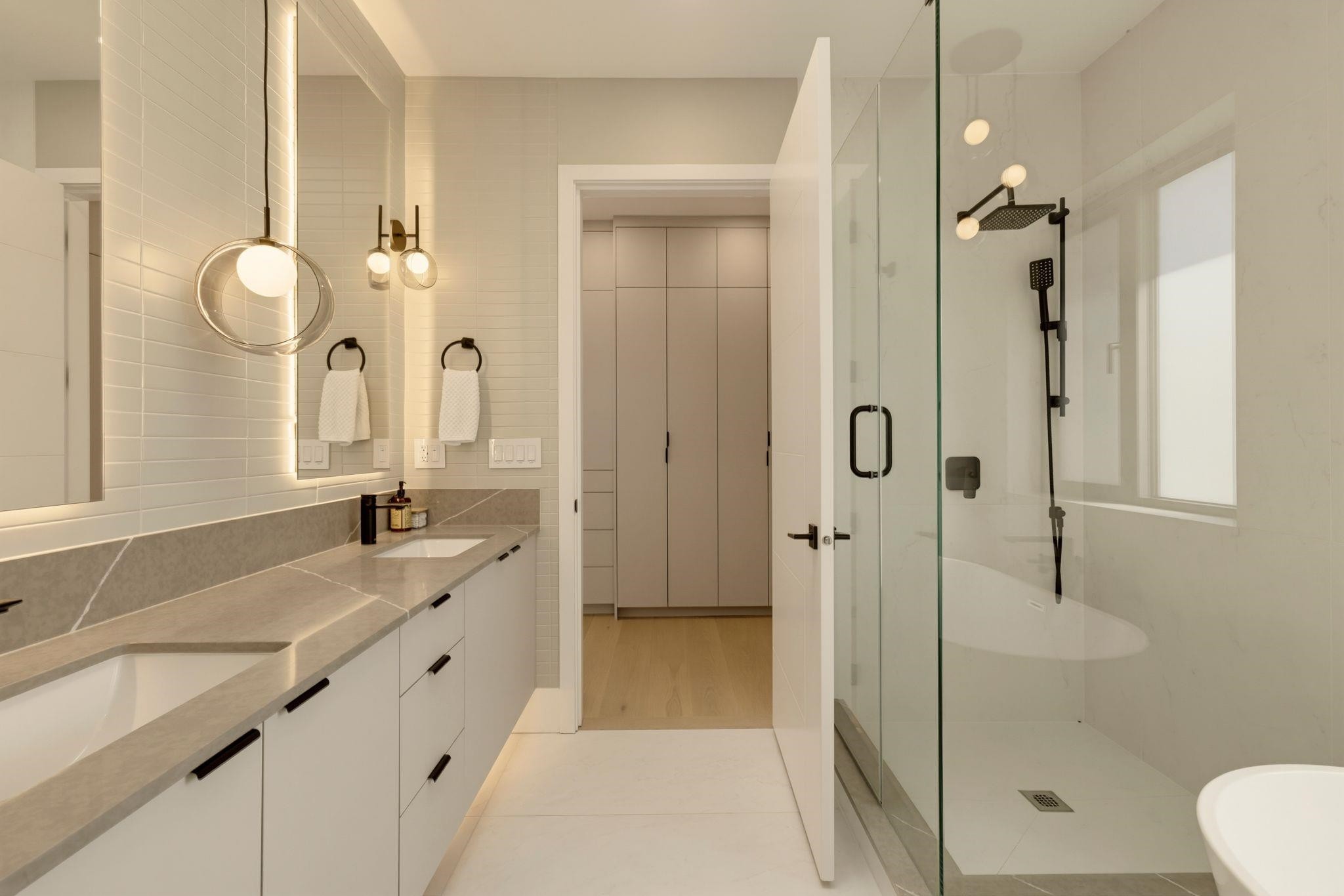 2118 21St Avenue W, Vancouver, BC
