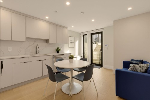 2118 21St Avenue W, Vancouver, BC 