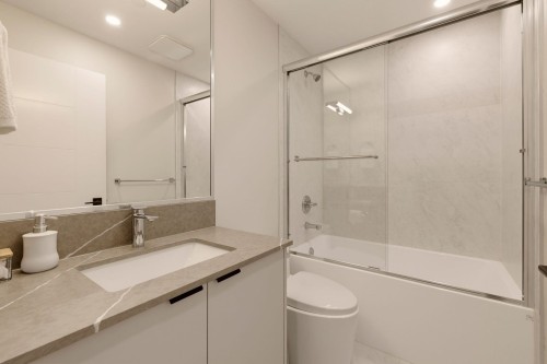 2118 21St Avenue W, Vancouver, BC 