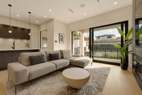 2118 21St Avenue W, Vancouver, BC 