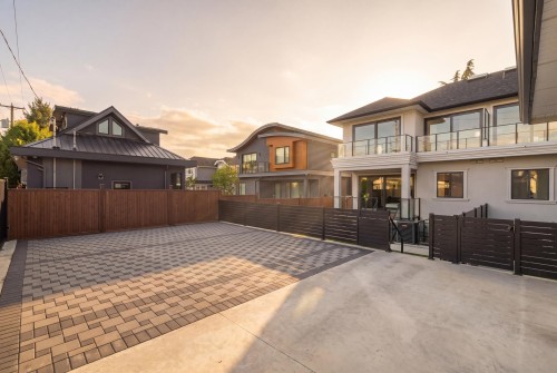 2118 21St Avenue W, Vancouver, BC 