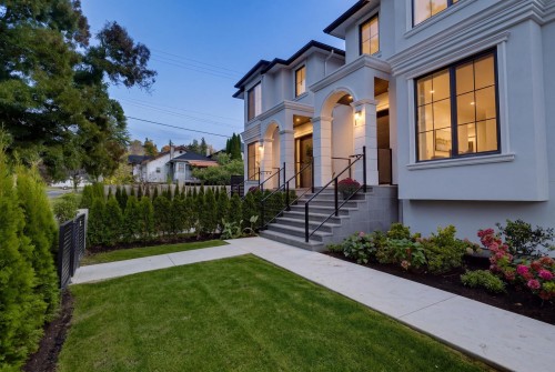 2118 21St Avenue W, Vancouver, BC 