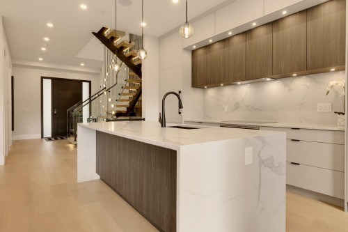 2118 21St Avenue W, Vancouver, BC 