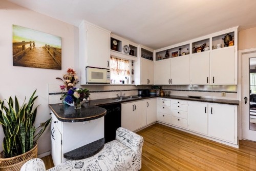2057 Mahon Avenue, North Vancouver, BC 