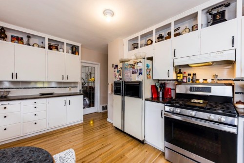 2057 Mahon Avenue, North Vancouver, BC 