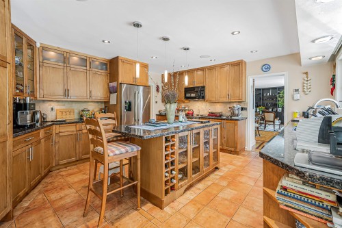 230 Onslow Place, West Vancouver, BC 