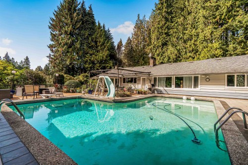 230 Onslow Place, West Vancouver, BC 