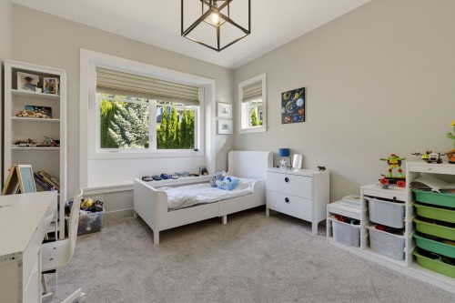 285 Monteray Avenue, North Vancouver, BC 