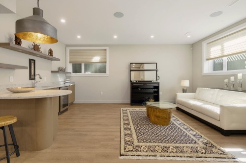 285 Monteray Avenue, North Vancouver, BC 