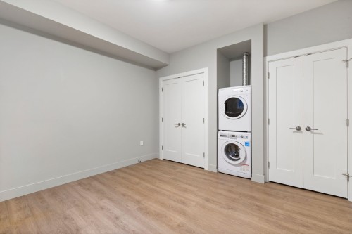 285 Monteray Avenue, North Vancouver, BC 