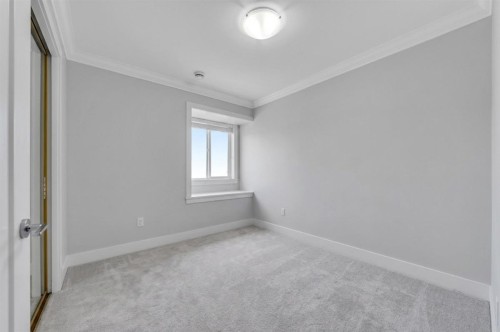 907 Harris Avenue, Coquitlam, BC 