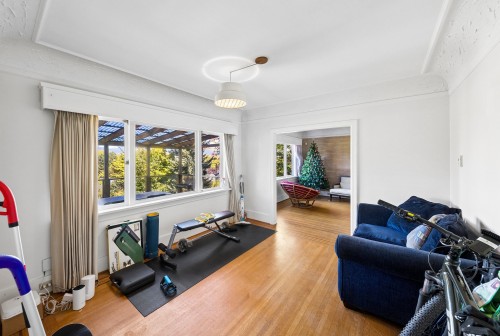 3993 10Th Avenue W, Vancouver, BC 