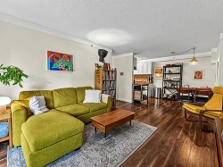 205-825 7th Avenue E Vancouver, BC V5T 1P4