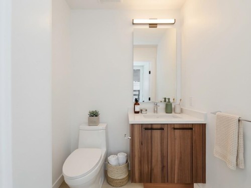 6833 Cambie Street, Vancouver, BC 
