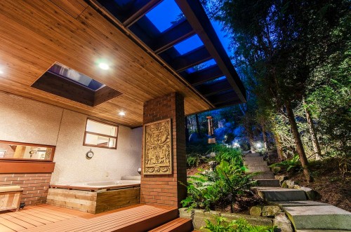 4651 Marine Drive, West Vancouver, BC 