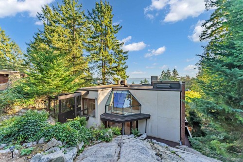 4651 Marine Drive, West Vancouver, BC 