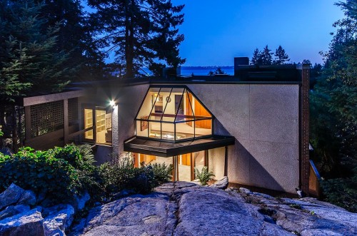 4651 Marine Drive, West Vancouver, BC 