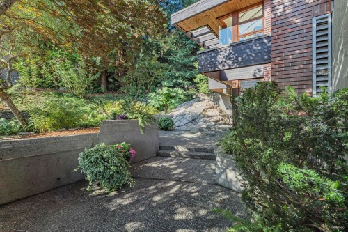 4651 Marine Drive, West Vancouver, BC 