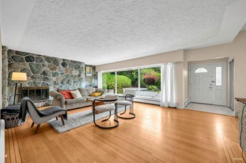 1585 Taylor Way, West Vancouver, BC 