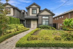 4348 Carleton Avenue Burnaby, BC V5G 3B6