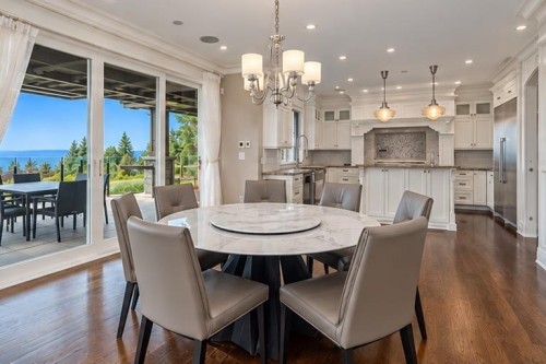 2638 Queens Avenue, West Vancouver, BC 