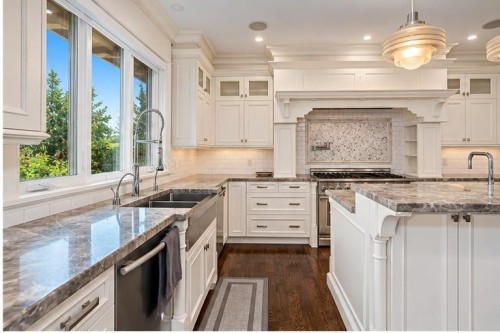 2638 Queens Avenue, West Vancouver, BC 