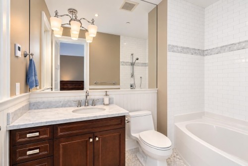 2638 Queens Avenue, West Vancouver, BC 