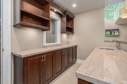 2638 Queens Avenue, West Vancouver, BC 