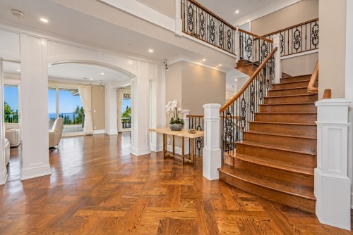 2638 Queens Avenue, West Vancouver, BC 