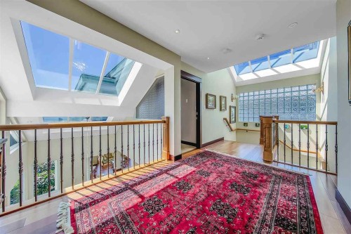 2273 Mathers Avenue, West Vancouver, BC 