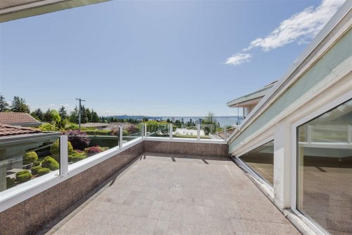 2273 Mathers Avenue, West Vancouver, BC 