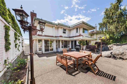 2273 Mathers Avenue, West Vancouver, BC 
