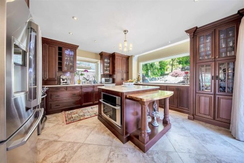 2273 Mathers Avenue, West Vancouver, BC 