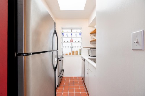 592 16Th Avenue W, Vancouver, BC 