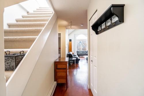 592 16Th Avenue W, Vancouver, BC 