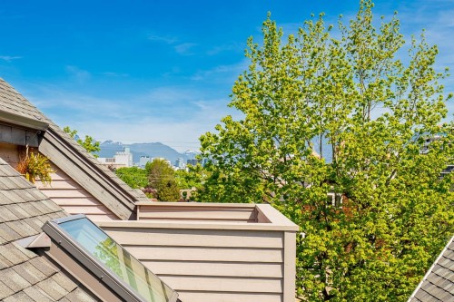 592 16Th Avenue W, Vancouver, BC 