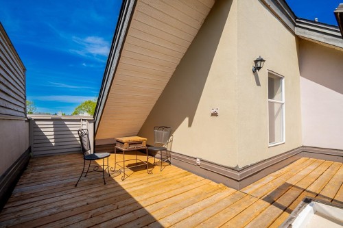 592 16Th Avenue W, Vancouver, BC 