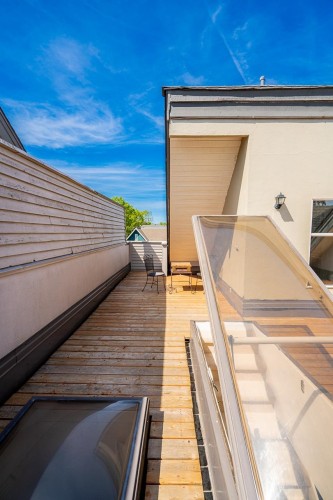 592 16Th Avenue W, Vancouver, BC 