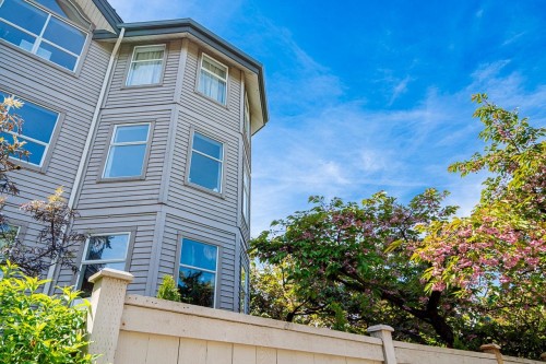 592 16Th Avenue W, Vancouver, BC 