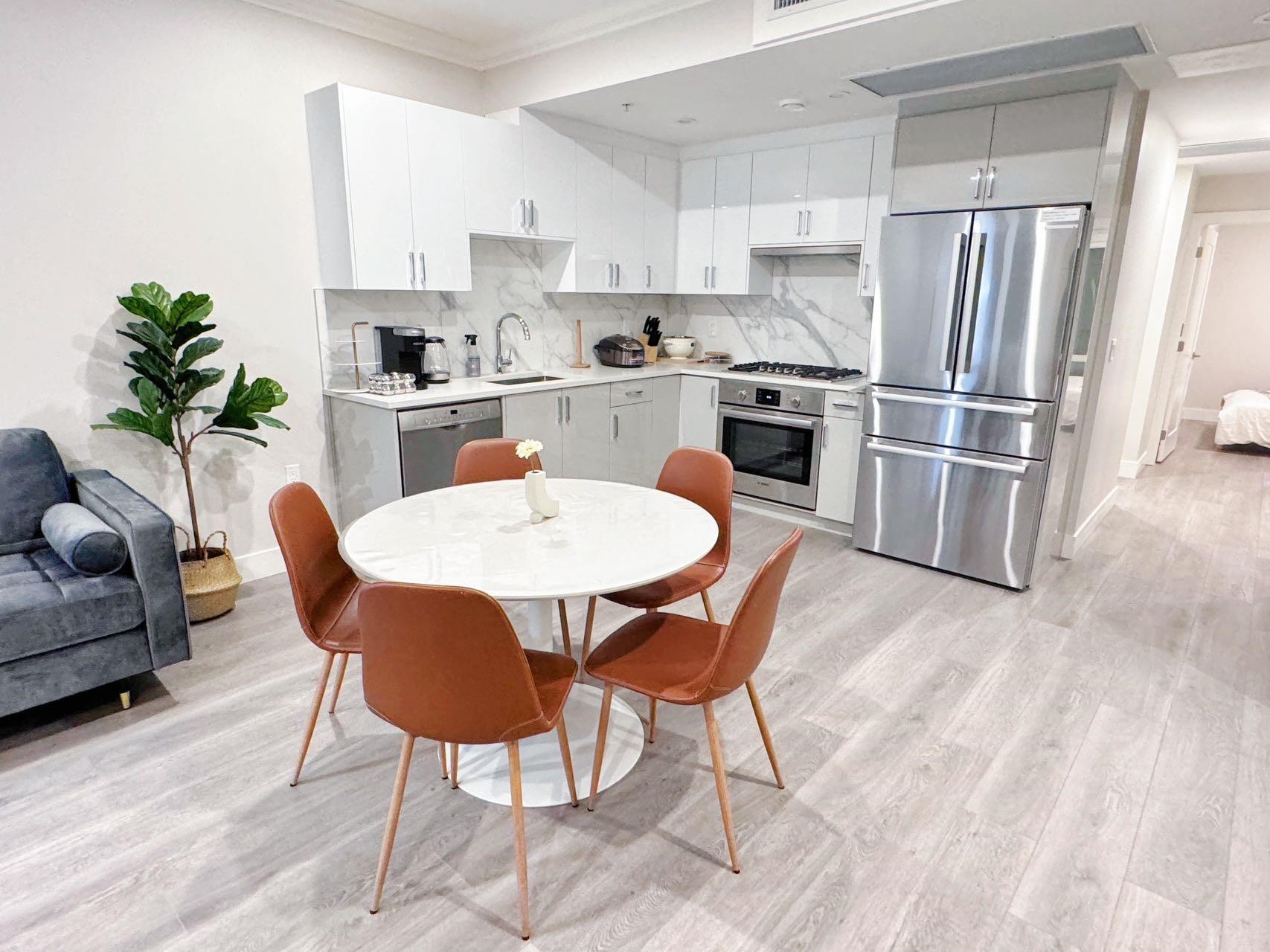 7555 Oak Street, Vancouver, BC