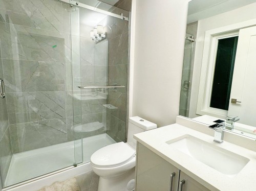 7555 Oak Street, Vancouver, BC 