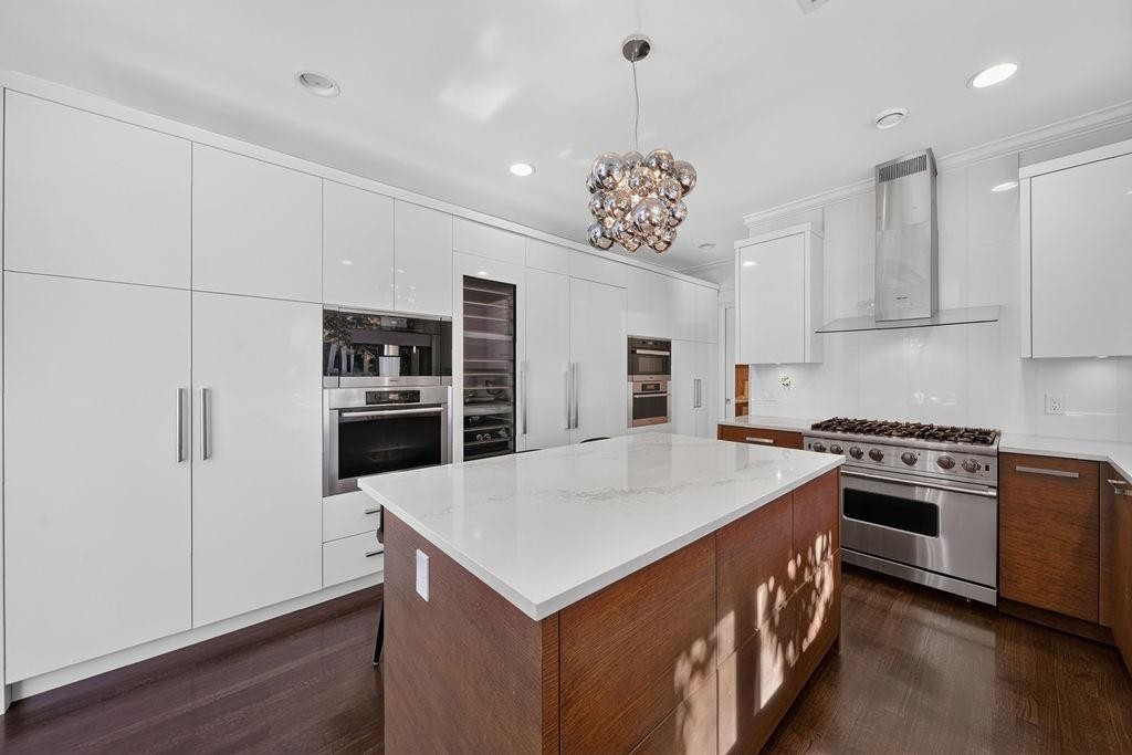 1568 32Nd Avenue W, Vancouver, BC